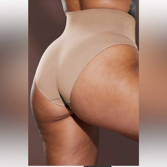 ✨Host Pick✨ YITTY Lizzo Nearly Naked Shaping High Waist Brief - Picture 3 of 6